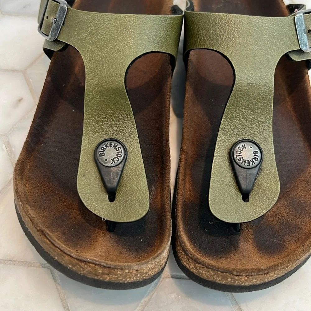 Birkenstock Leather Gizeh Pull Up Olive Green Narrow Thong Sandals Kids 33 | Y2